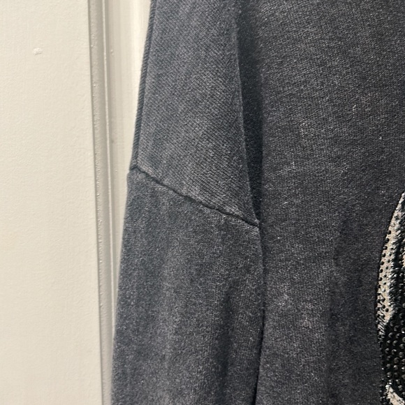 Franklin + Daysi Long Sleeve Top with skull - Picture 4 of 5